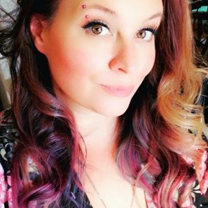 Meet your Posher, Pamela